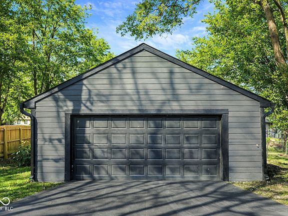 4th image of 1209 N Rural St