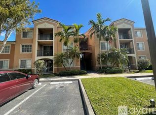 7960 N Nob Hill Rd, Tamarac, FL 33321
