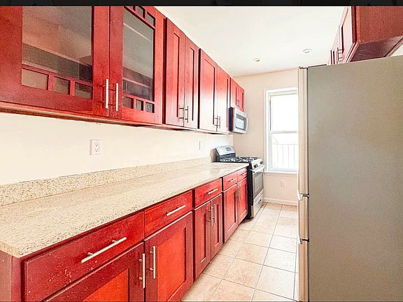 3rd image of 1477 E 34th St #1R