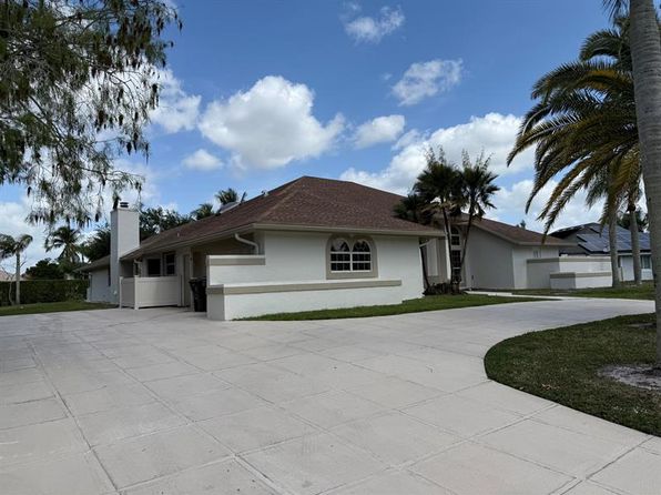 1295 Longlea Ter