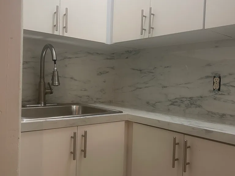 1703 SW 100th Ave — Photo 5