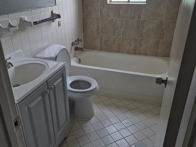 Imogene Apartments — Photo 15