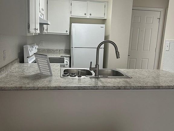 2nd image of 222 Lanier Dr APT 113