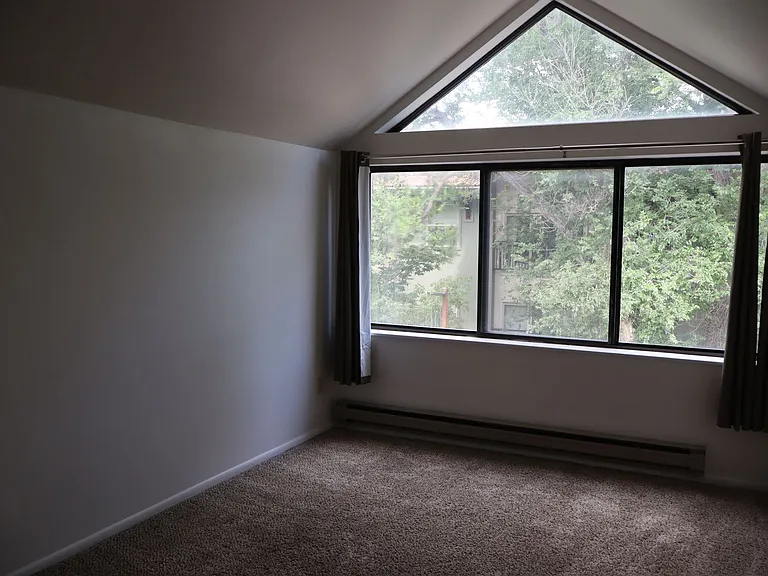 524 W Laurel St — Photo 8