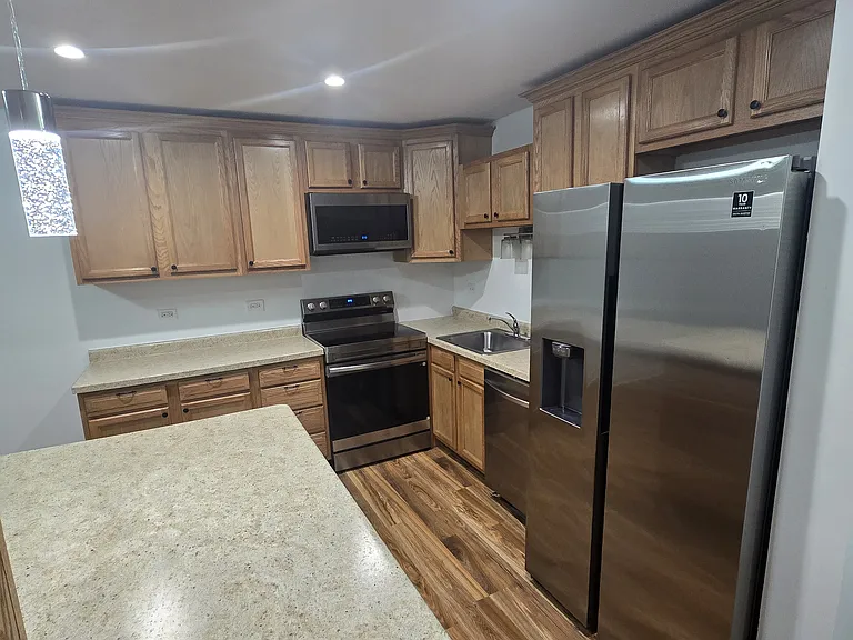 7502 Farmingdale Dr #102 — Photo 3