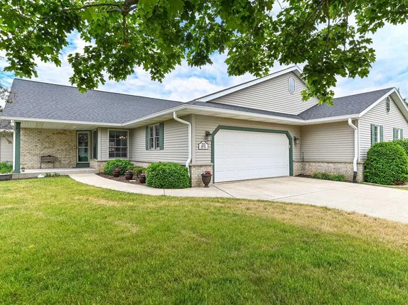 W154N6542 Marvel DRIVE #30, Menomonee Falls, WI 53051