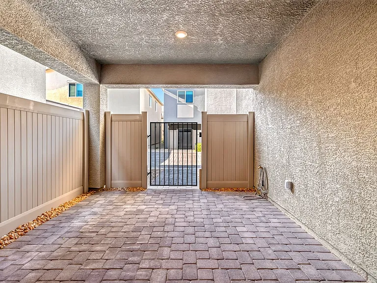7476 Onyx Star St — Photo 27