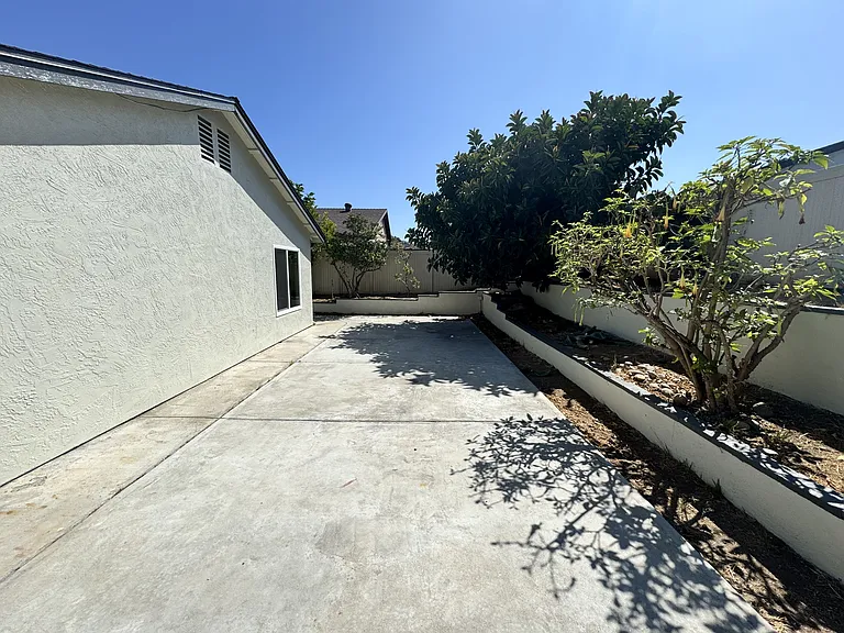 916 Avenida Ysidora — Photo 16