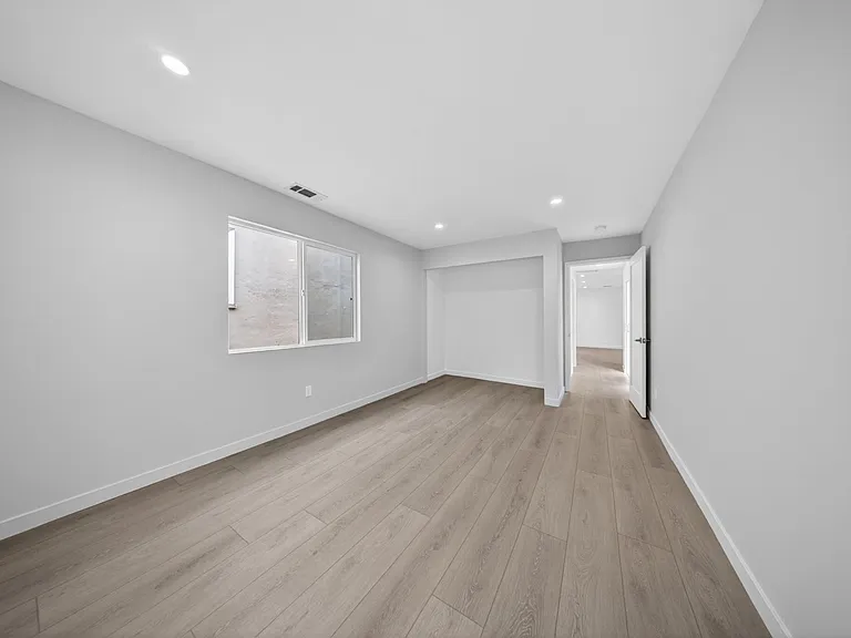 1316 1/2 Carlton Dr — Photo 16