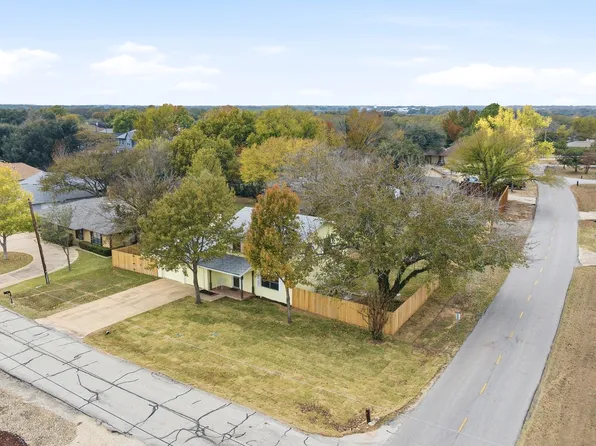 5600 Choctaw Dr, Granbury, TX 76049