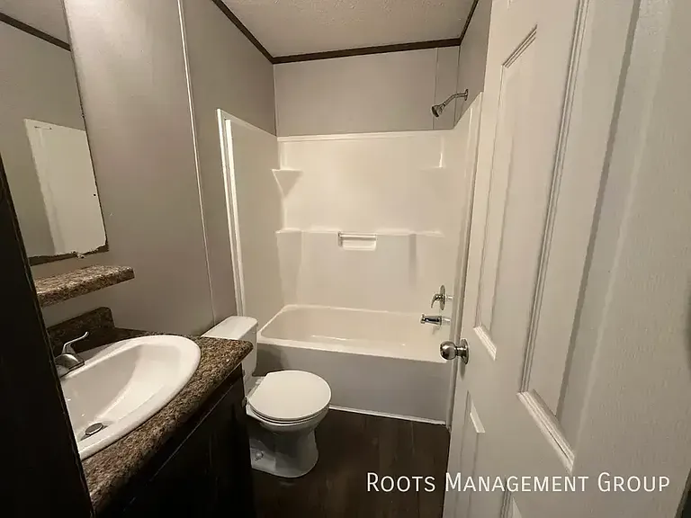2088 E Empire Ave #208 — Photo 6