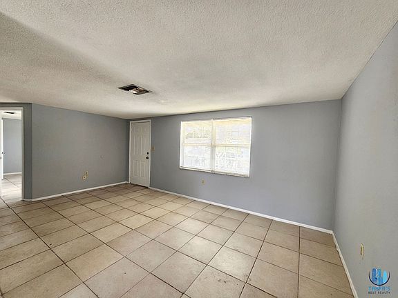 3rd image of 7825 Sagebrush Dr