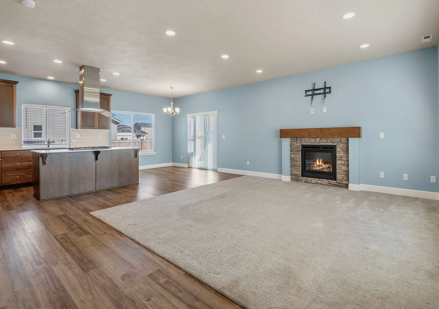 Beautiful 4 bedroom home in desirable Madras OR — Photo 2