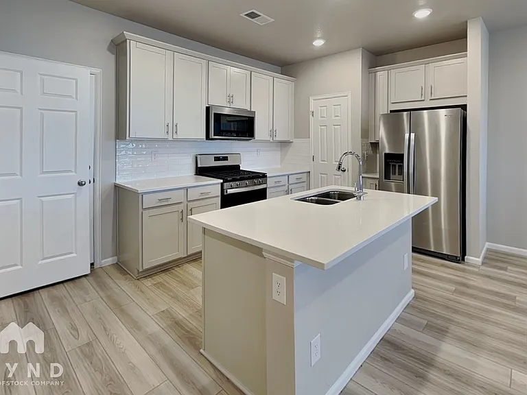 6357 N Netherland Ct — Photo 3
