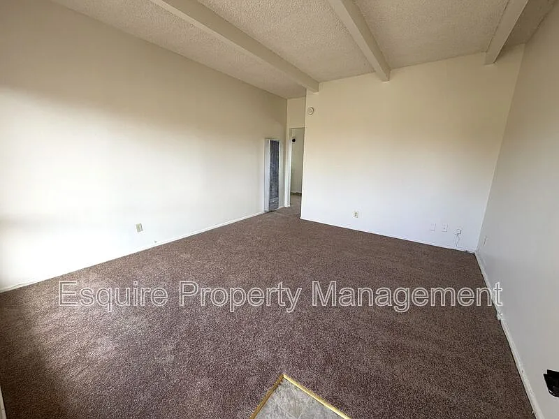 1 bed, 1.0 bath, 588 sqft, $1,725 — Photo 2