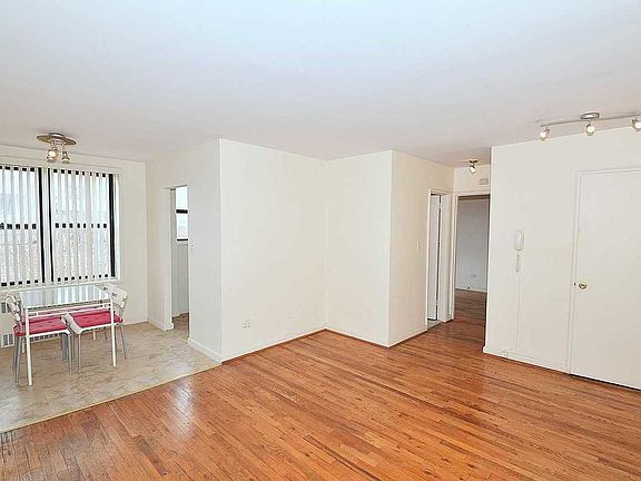5th image of 67-30 Dartmouth St Unit 2E