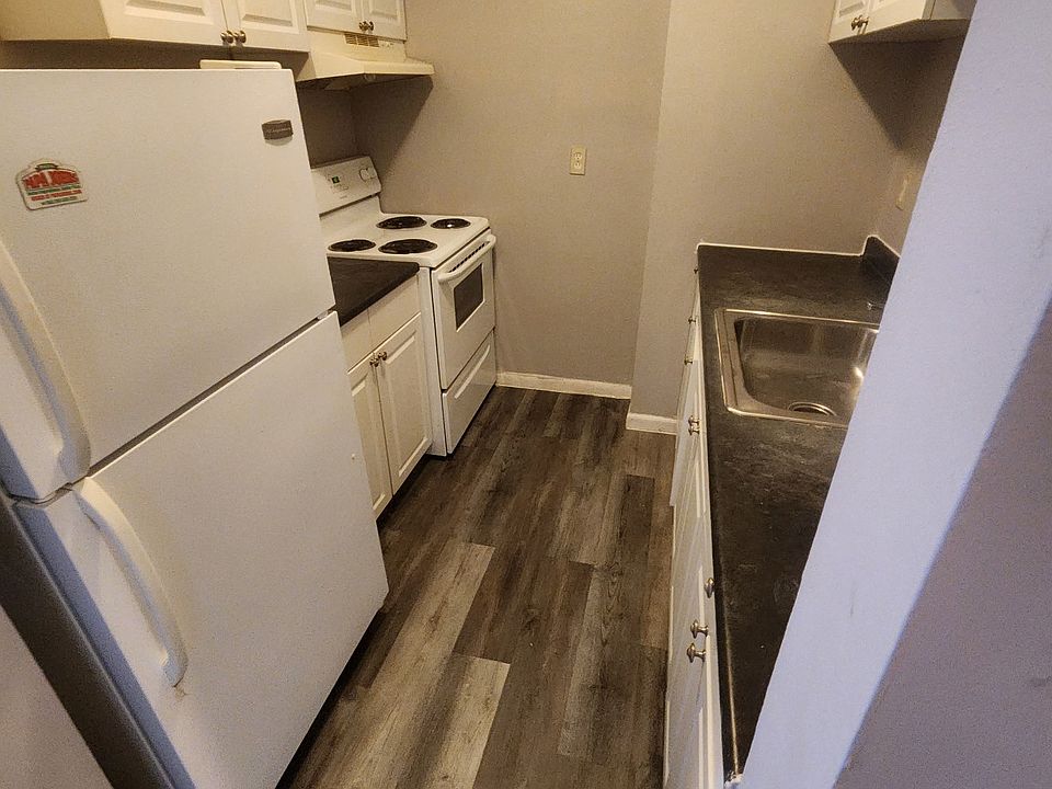 1st image of 340 Putnam St APT 3C