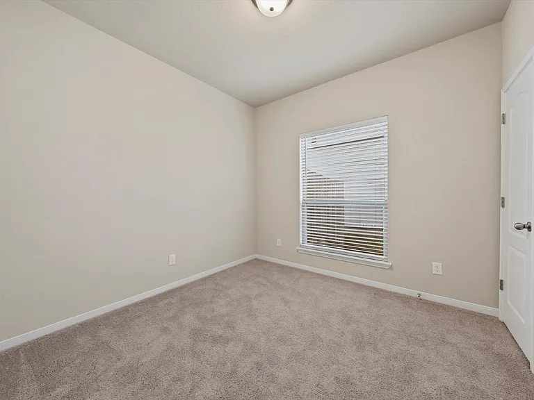 7445 Garden Glen Dr — Photo 15