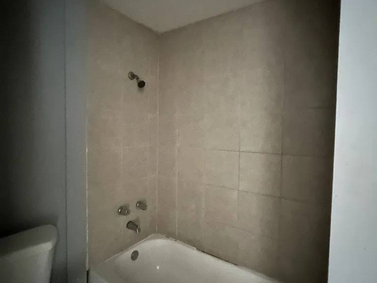 406 W Ripley Ave — Photo 8