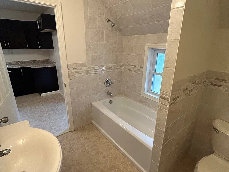 286 Normal Ave #UPPER — Photo 17