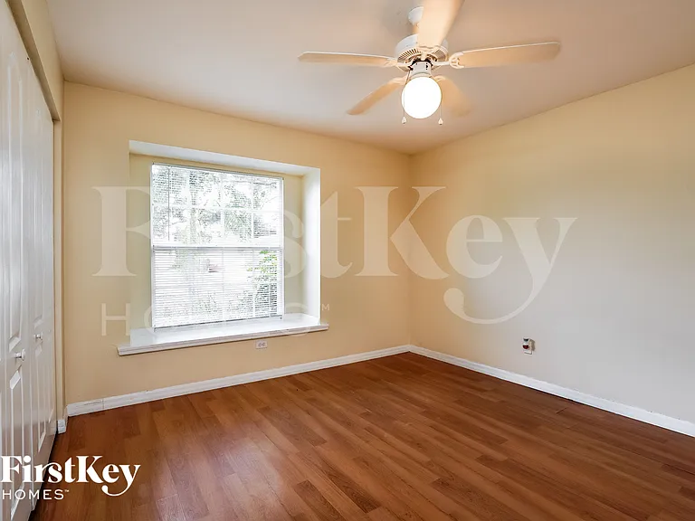 9096 Frank Rd — Photo 11