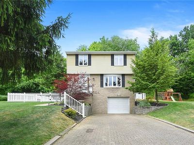 1089 Old Post Rd, South Park, PA, 15129