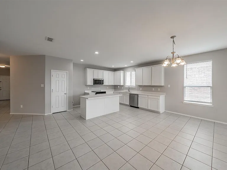 2404 Bermont Red Ln — Photo 7