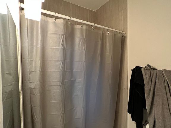 5th image of 511-513 W Belmont Ave #511-1