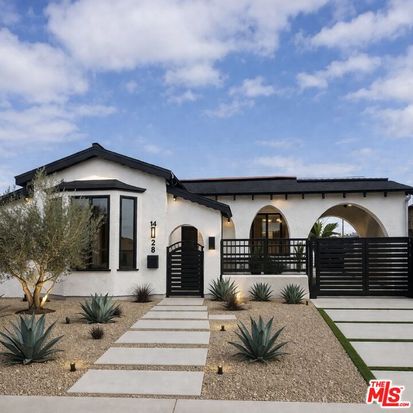 10022 S Manhattan Pl, Los Angeles, CA 90047
