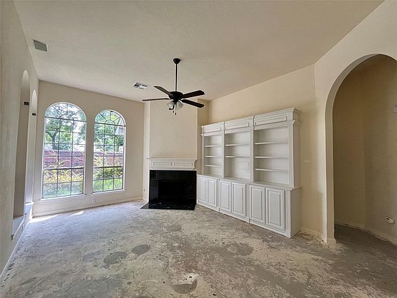3rd image of 34 Grants Lake Cir