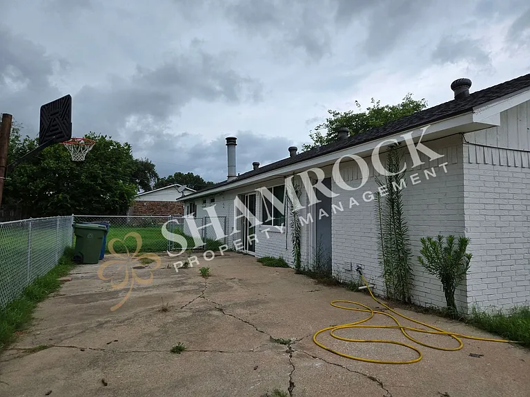 929 Rosedale Dr — Photo 17