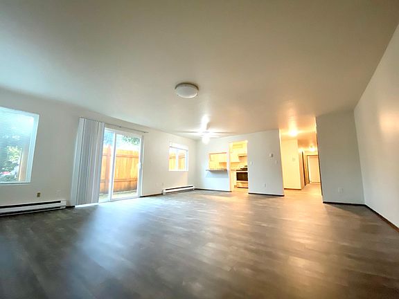 5th image of 10757 Greenwood Ave N #125