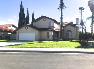 1249 W Woodcrest St, Bloomington, CA 92316