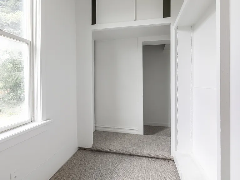 156 N Laxon Ct — Photo 10