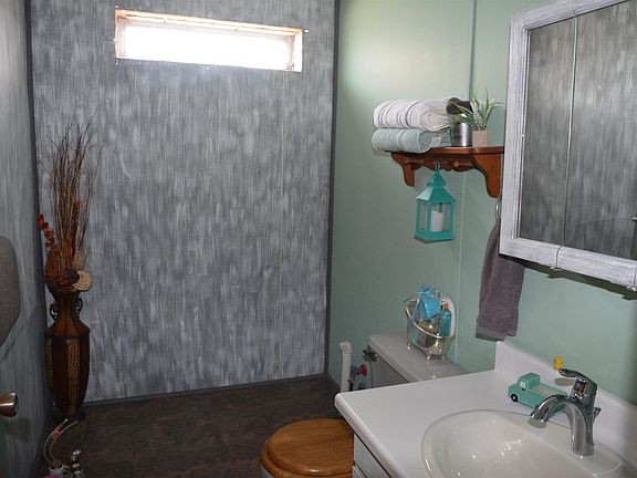 3rd image of 110 W Campbell St Lot 9