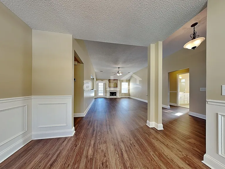 738 Laurel Hill Cir — Photo 7