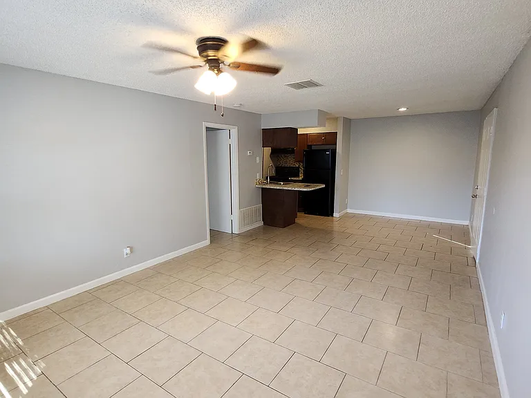 626 Golden Raintree Pl #626 — Photo 4