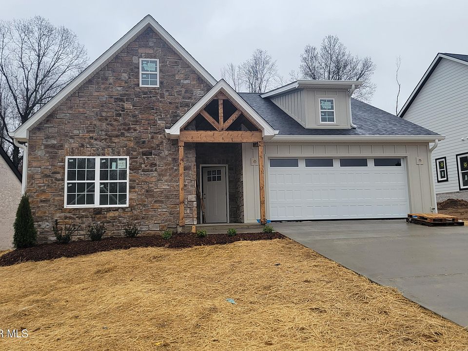 1st image of 251 Winston Pl