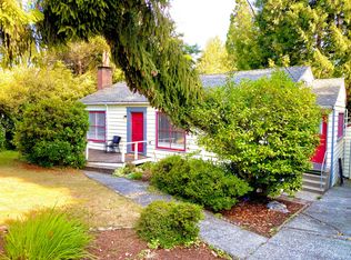 7024 SE 20th St, Mercer Island, WA 98040