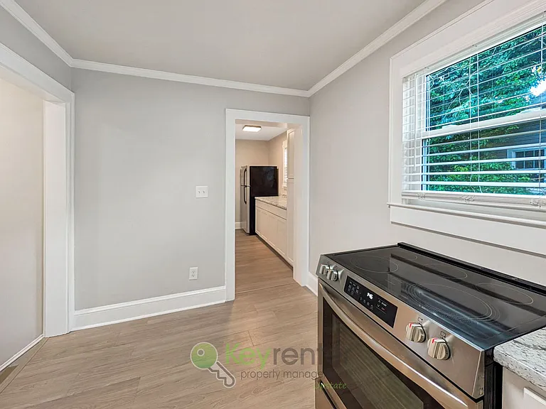 102 Woodville Ave — Photo 28