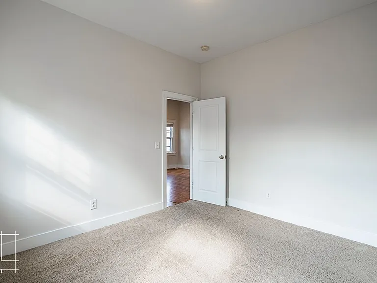 19 W. 1st Ave — Photo 37