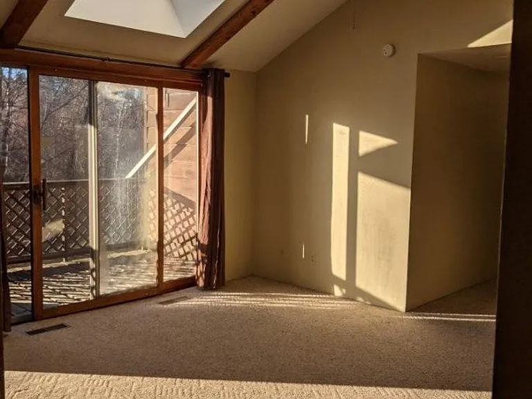 823 Doberman Ct SE — Photo 6