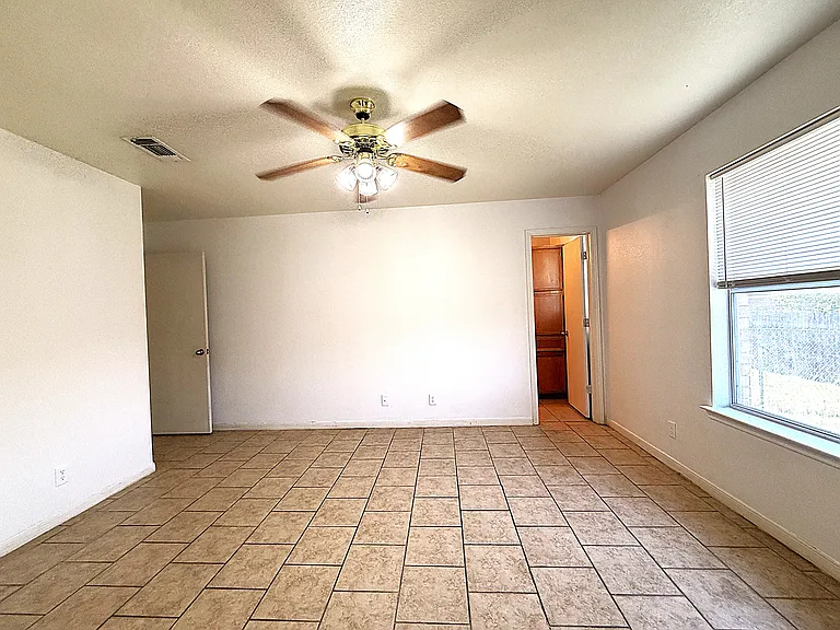1304 Cinch Dr #B — Photo 14