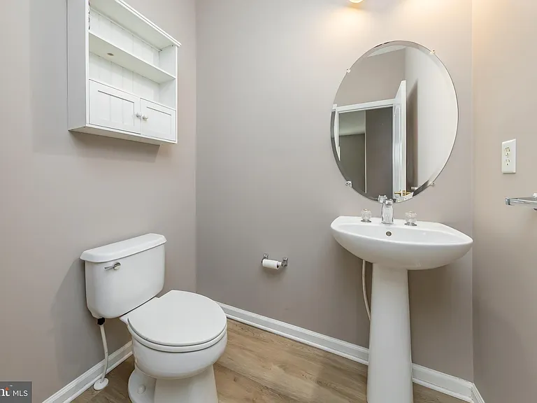 1085 Buckingham Dr — Photo 15