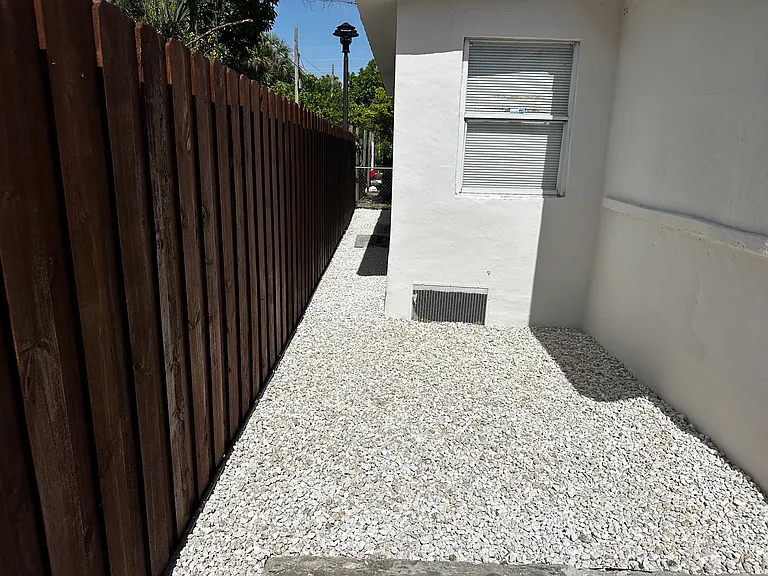 228 NW 39th St — Photo 25