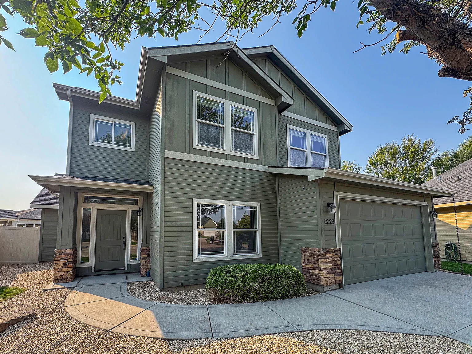 3 bed, 2036 sqft, $2,850 — Photo 3