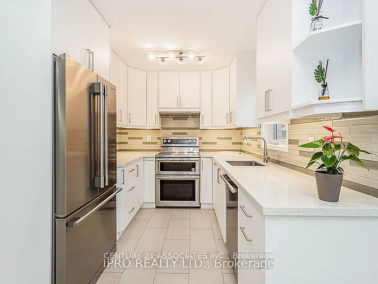2410 Emerson Dr — Photo 10