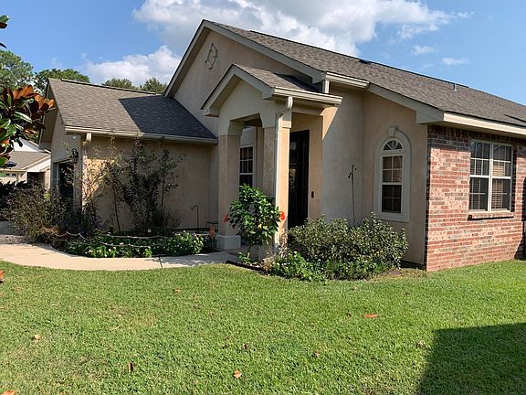 2nd image of 10485 Roundhill Dr