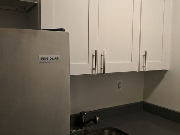 4th image of 9335 Lamont Ave APT 1M