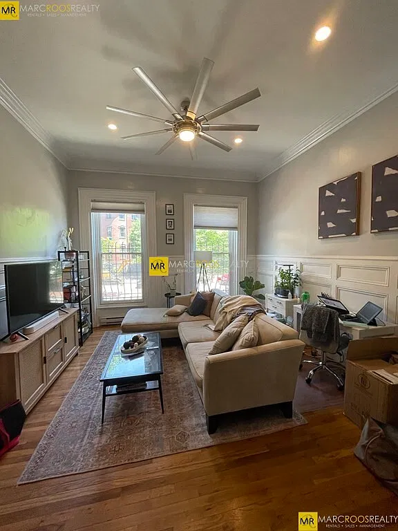 2 bed, 800 sqft, $4,750 — Photo 1